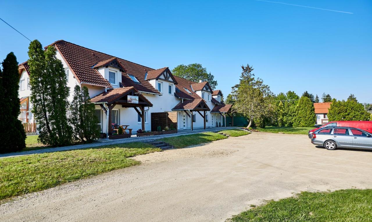Ferienwohnung Rezeda Vendeghaz Fertőhomok Exterior foto